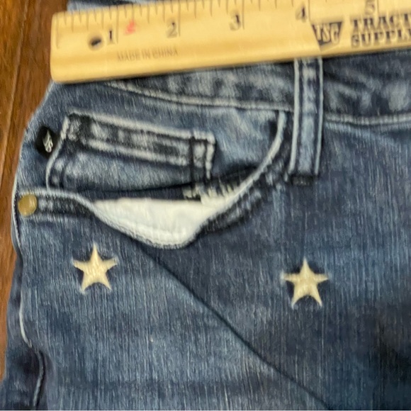 Judy Blue Starry Night Flare Jeans - Picture 5 of 10